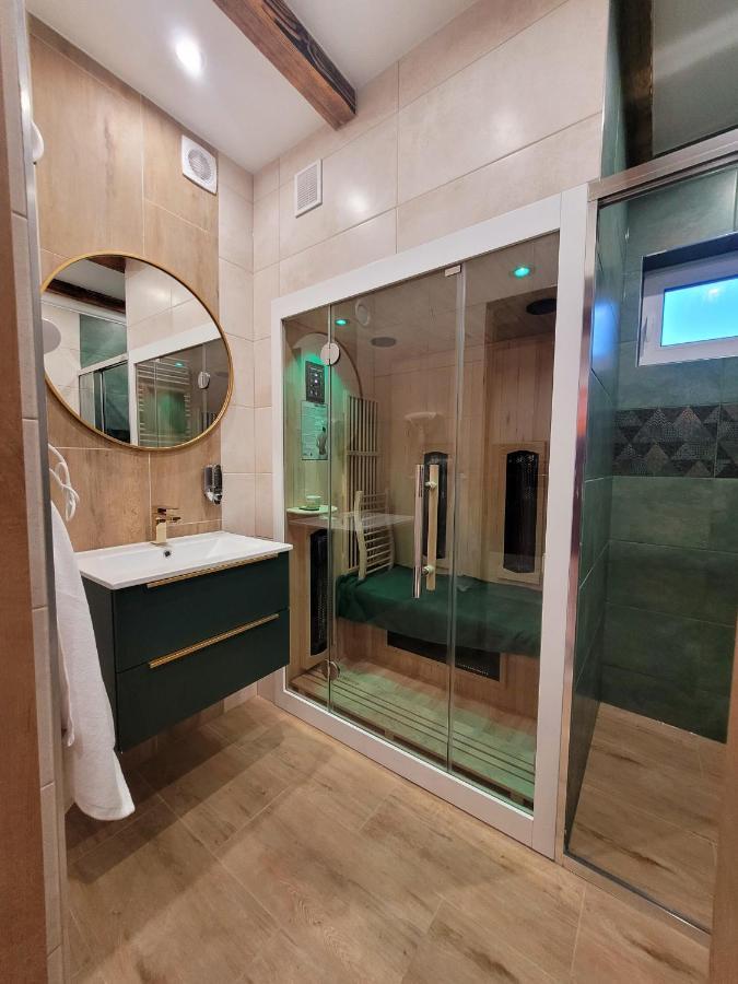 Urocza Kryjowka Ze Spa Lesko Exterior foto