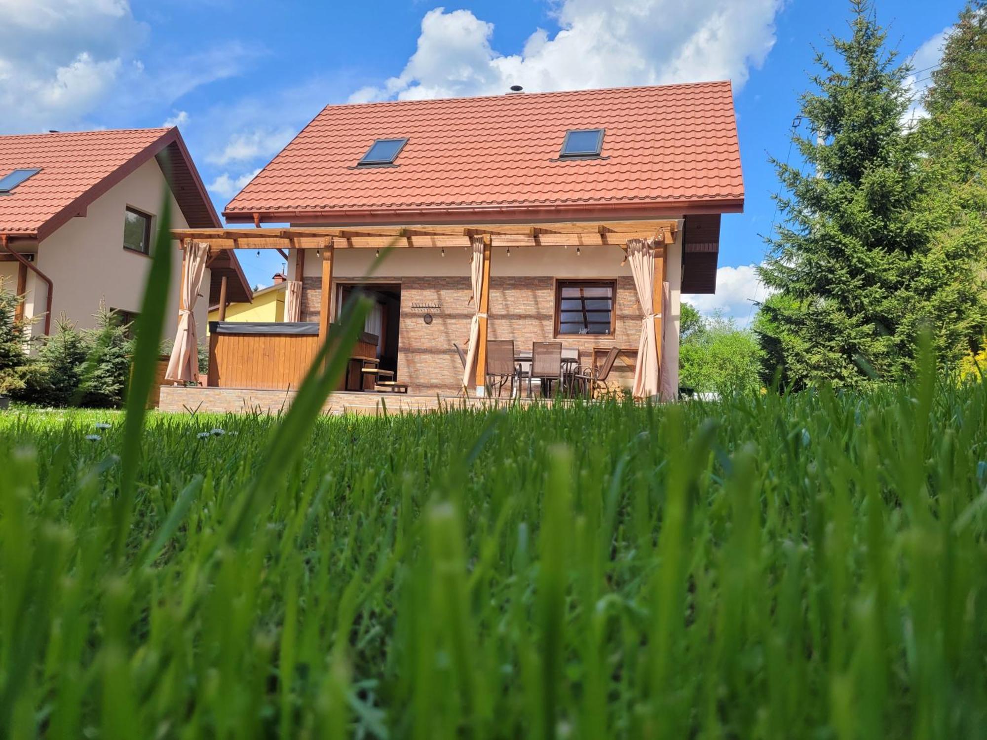 Urocza Kryjowka Ze Spa Lesko Exterior foto